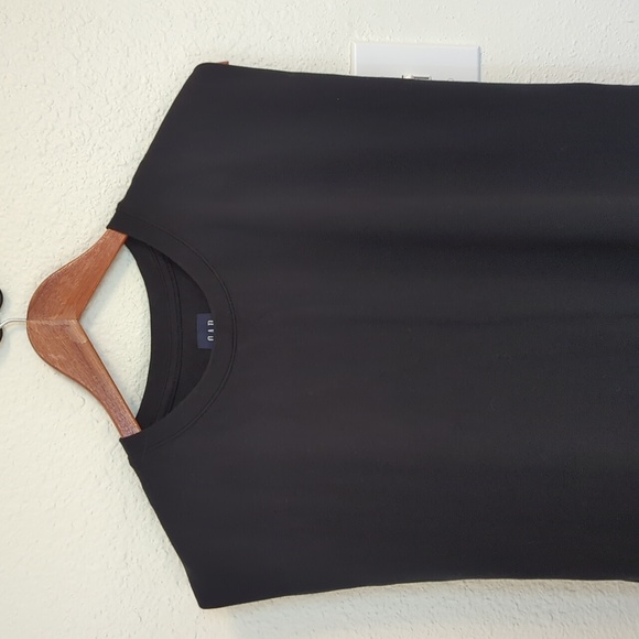 Gap Sleeveless Midi Dress - Picture 3 of 3